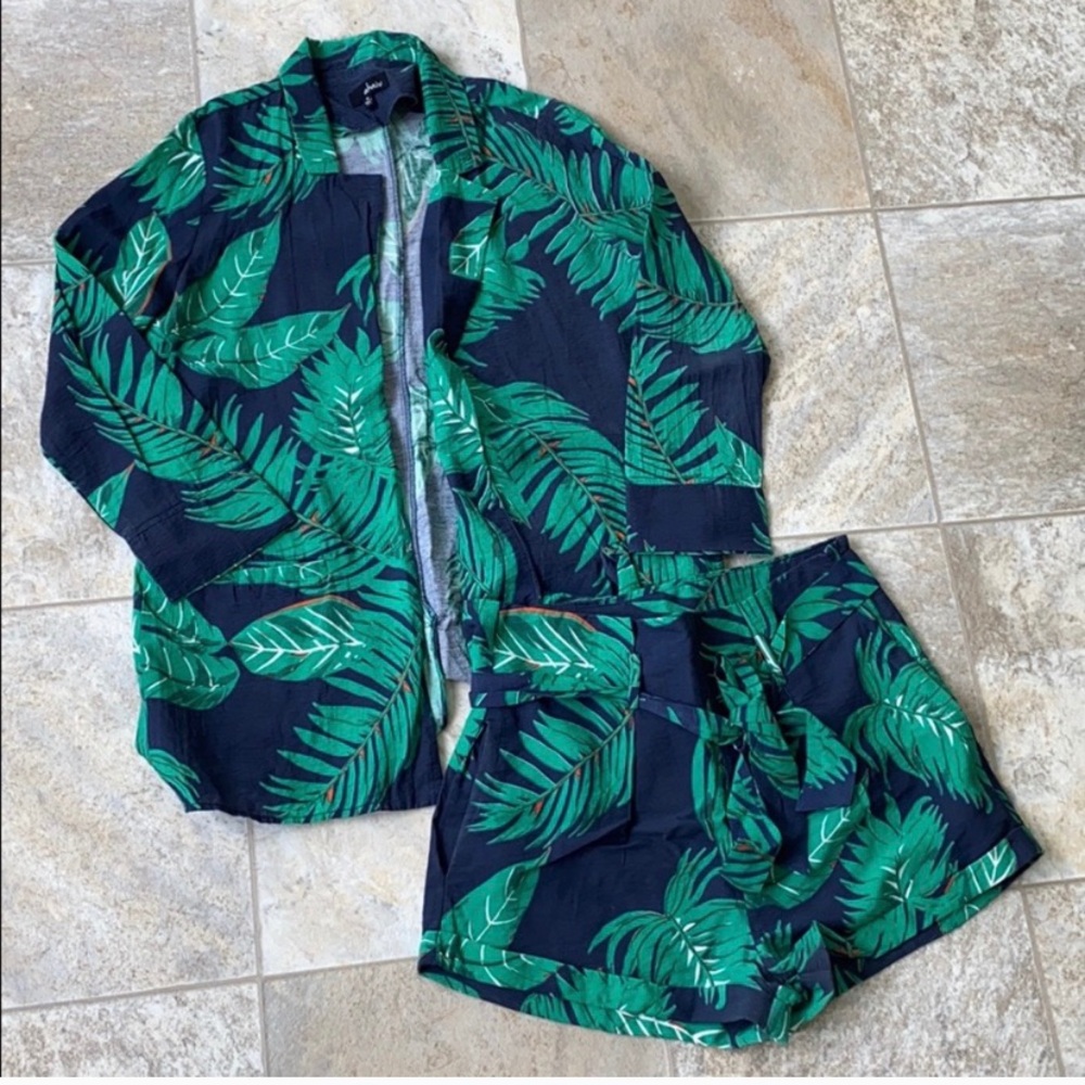 Akaiv Palm Leaf Print Blazer Short Set